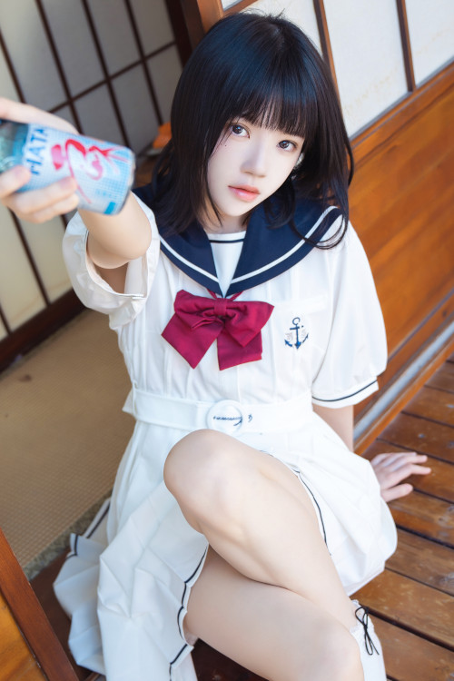 Read more about the article Cosplay 桜桃喵 盛夏制服