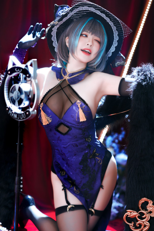 Read more about the article Cosplay 半半子 柴郡旗袍