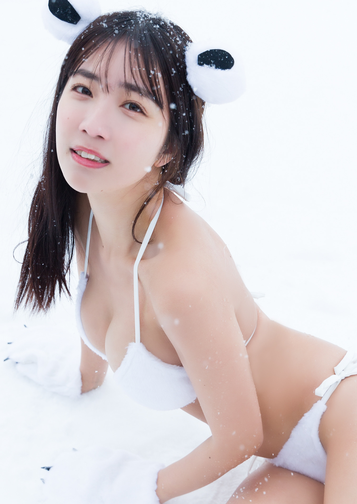 Kisumi Amau 天羽希純, デジタル写真集 「雪と水着と天羽希純！！」 Set.02